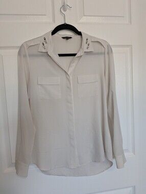 RW&CO. Off-White Embellished Collar Button Up Blouse - Size S